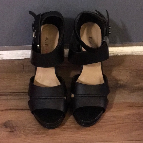 JustFab Ermanno heels - Picture 2 of 2